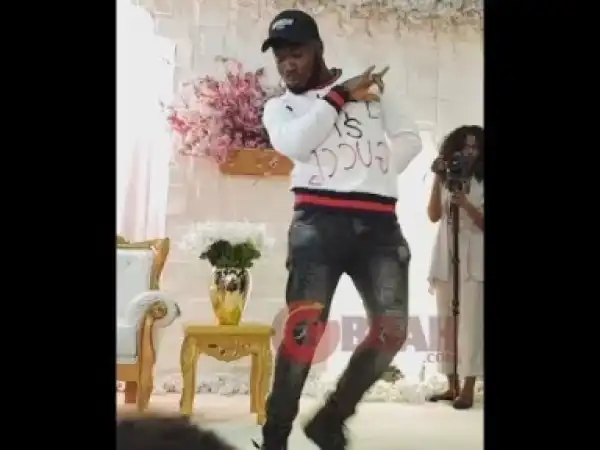Video: Shaku Shaku! Everyone Went Gaga As Slimcase Comes To Perform For Oba Elegushi